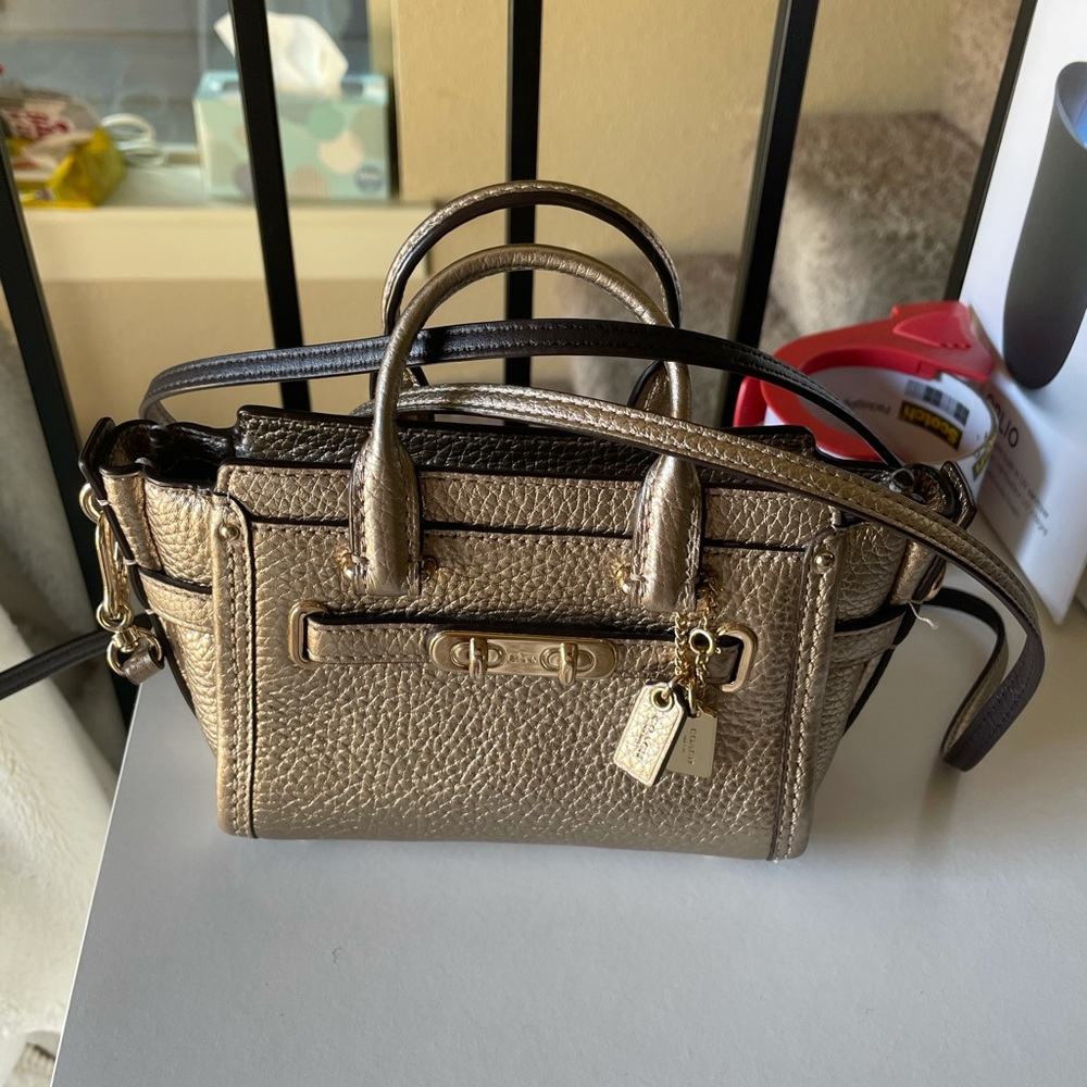 Coach mini Swagger❤️